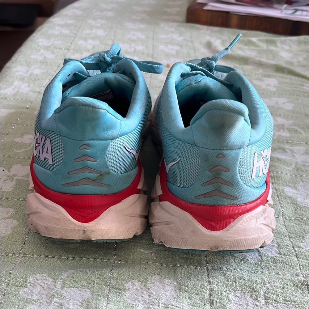 Hoka’s women’s size 8 1/2 - Picture 2 of 5